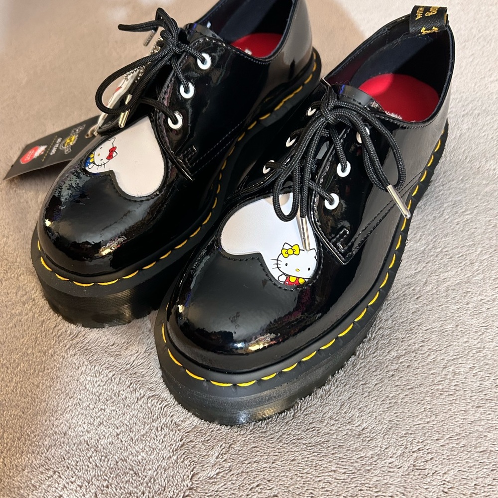 🔥❤️😻Dr. Martens 1461 QUAD HK Hello Kitty Patent Lamper+Hydro Leather😻❤️🔥 - Picture 8 of 16